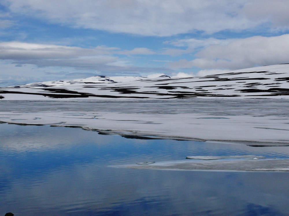Snow and mountains speeding